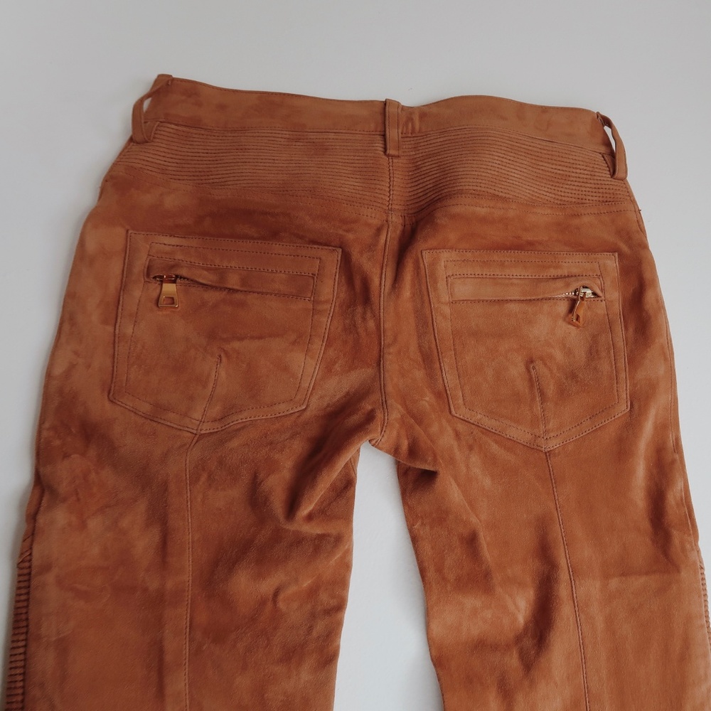 Balmain - Picture 2 of 8